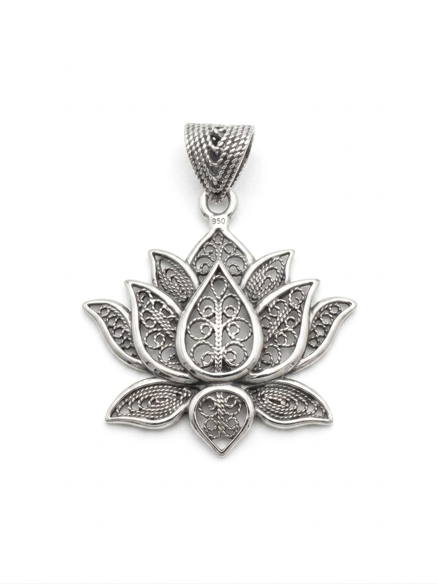 Dije: flor de loto calada